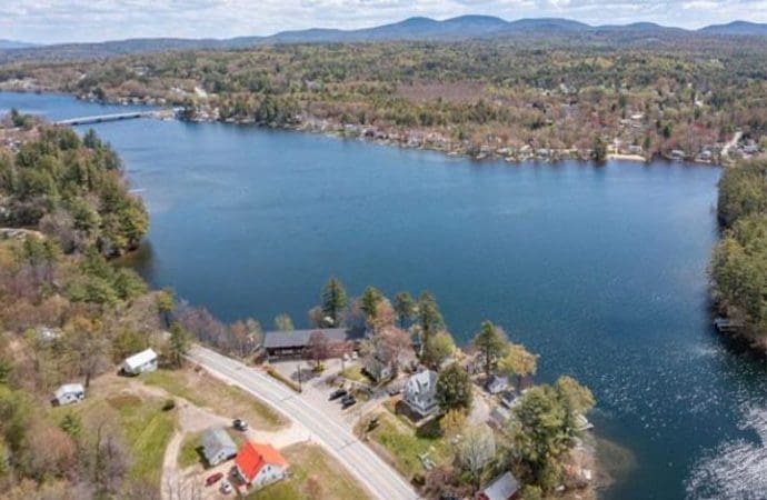 Lake Winnisquam NH Cottages